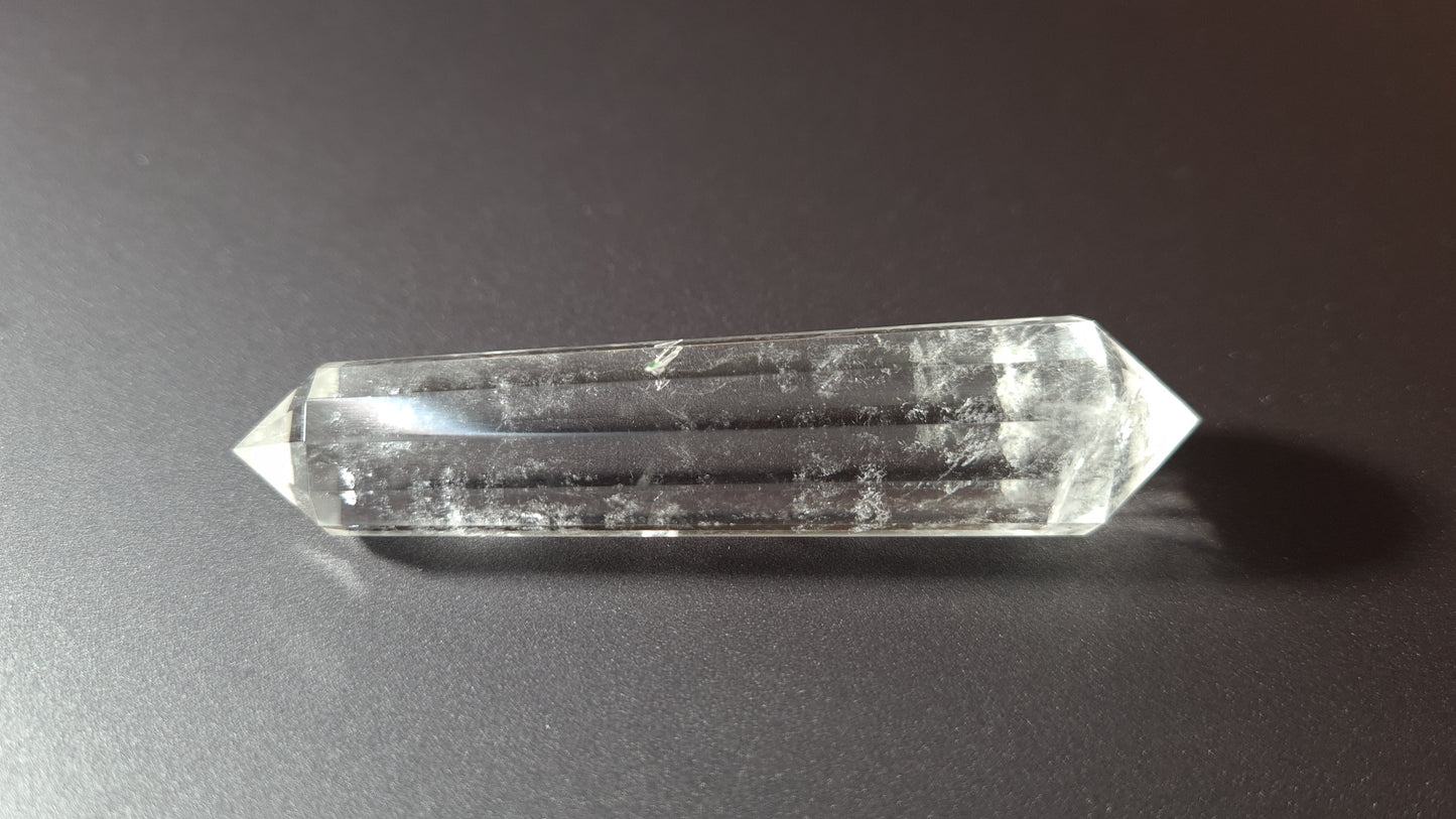 Cristal de quartz - 12 faces - 7.4 x 1.7 cm - 29.9g