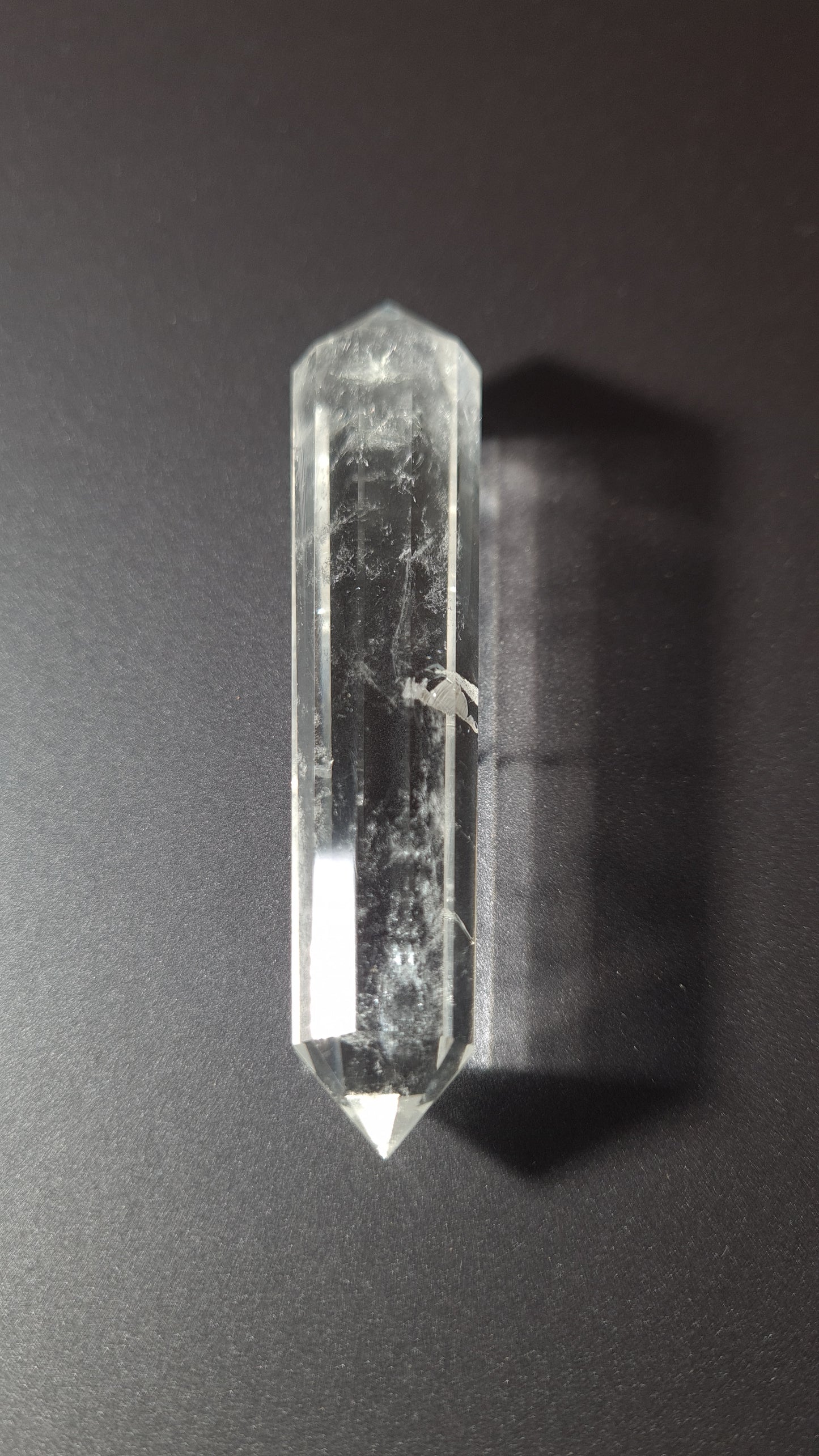 Quartz crystal - 12 faces - 7.7 x 1.6 cm - 30g