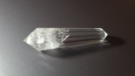 Cristal de quartz - 12 faces - 9.3 x 2.2 cm - 57.8g