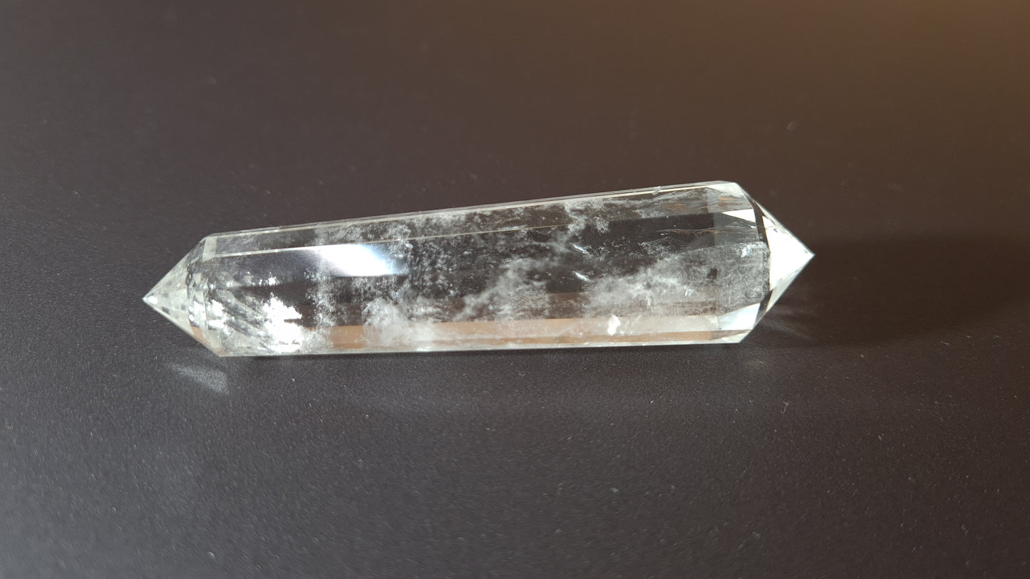 Quartz crystal - 12 faces - 7.7 x 1.6 cm - 30g