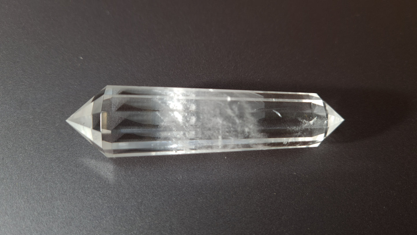 Quartz crystal - 12 faces - 7.7 x 1.6 cm - 30g