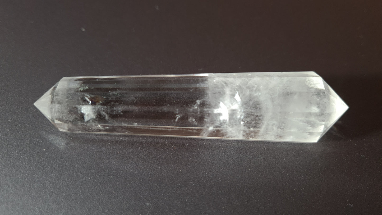 Cristal de quartz - 12 faces - 8.6 x 2 cm - 45.1 g