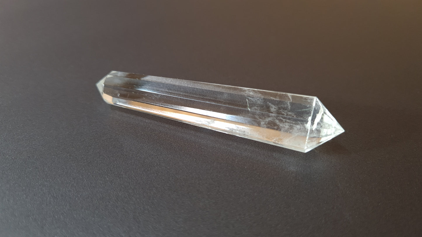 Quartz crystal - 12 faces - 7.7 x 1.6 cm - 30g