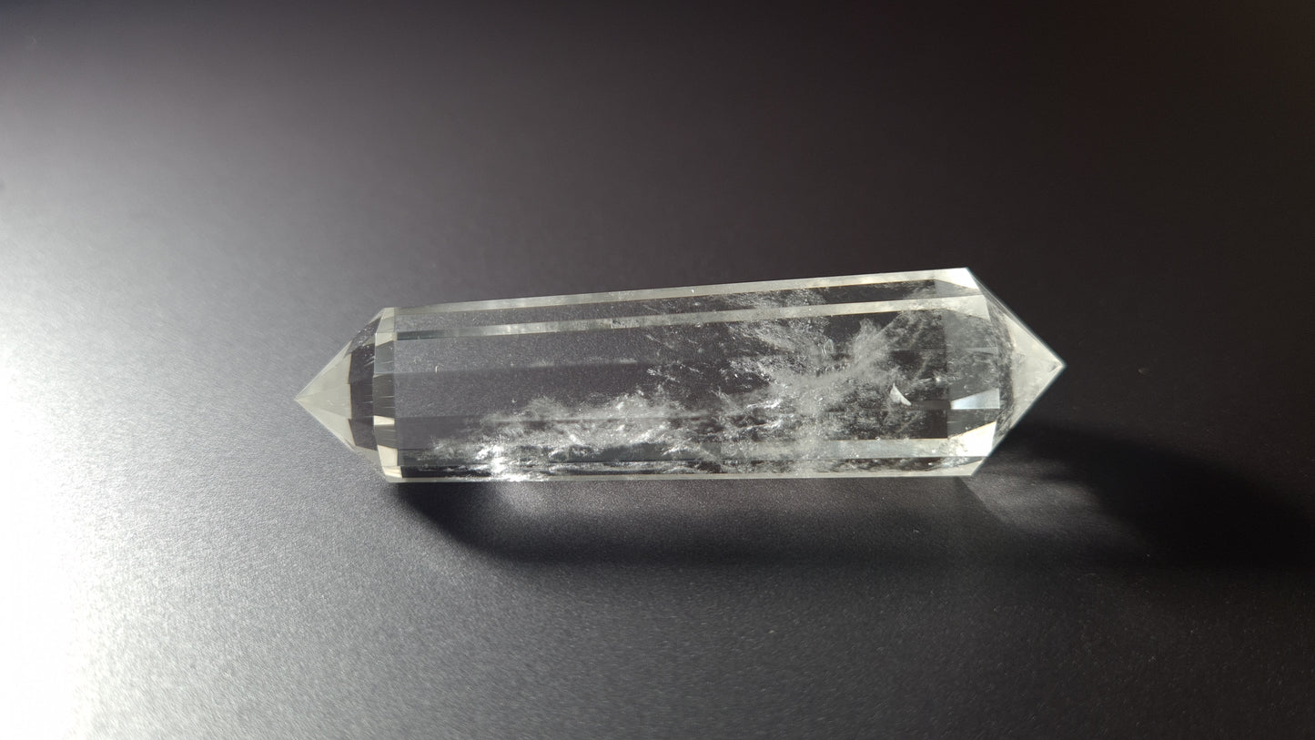 Quartz crystal - 12 faces - 7.7 x 1.6 cm - 30g