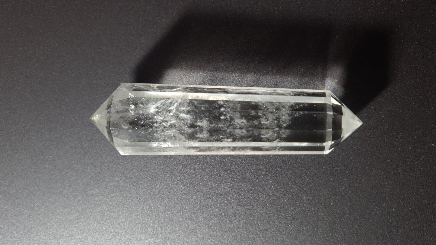 Quartz crystal - 12 faces - 7.7 x 1.6 cm - 30g