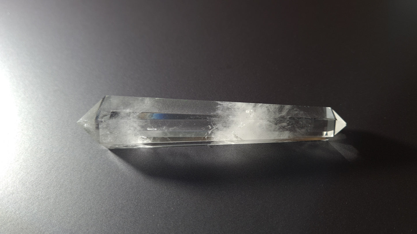 Quartz crystal - 12 faces - 7.7 x 1.6 cm - 30g