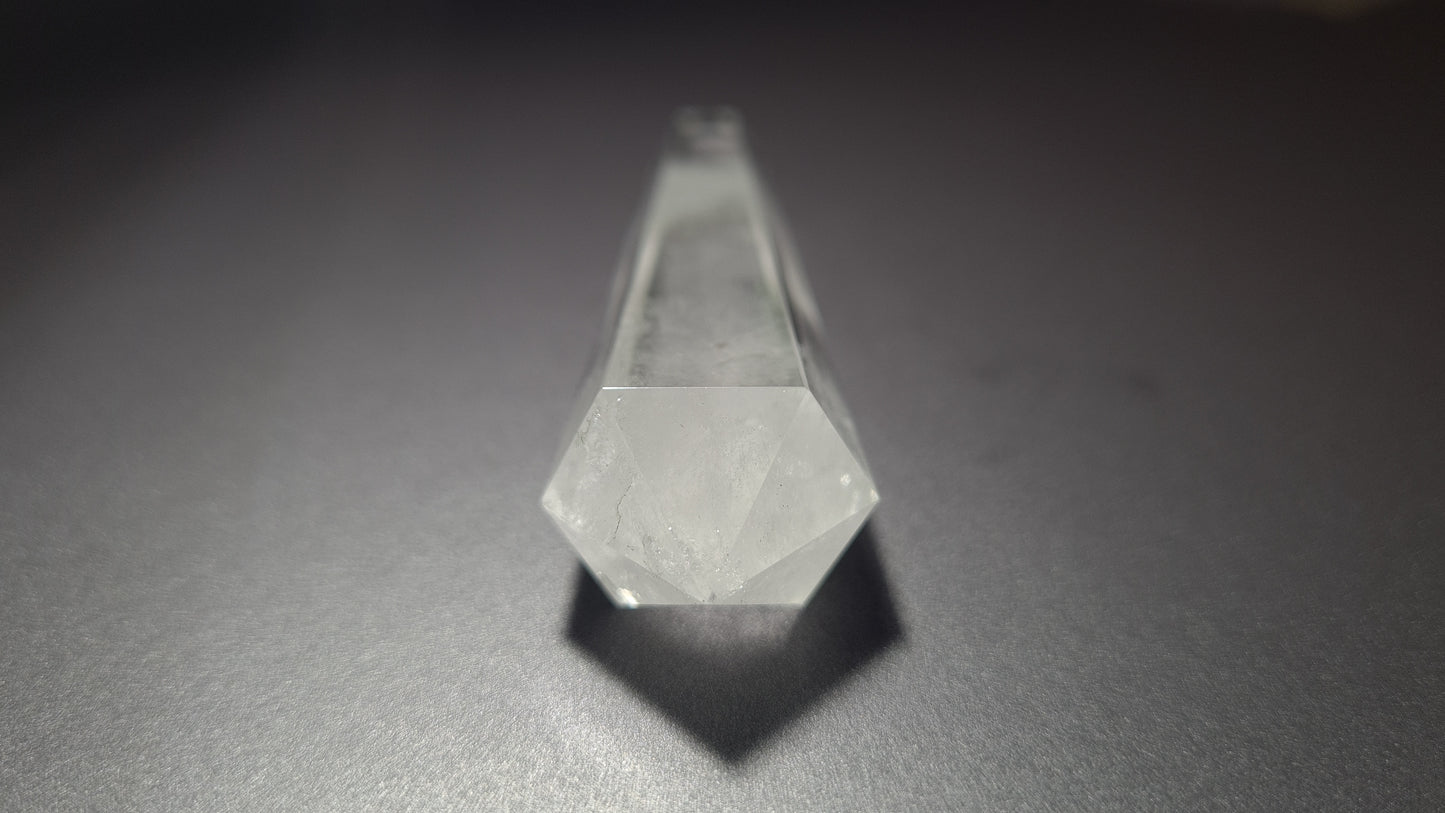 Quartz crystal - 12 faces - 7.7 x 1.6 cm - 30g