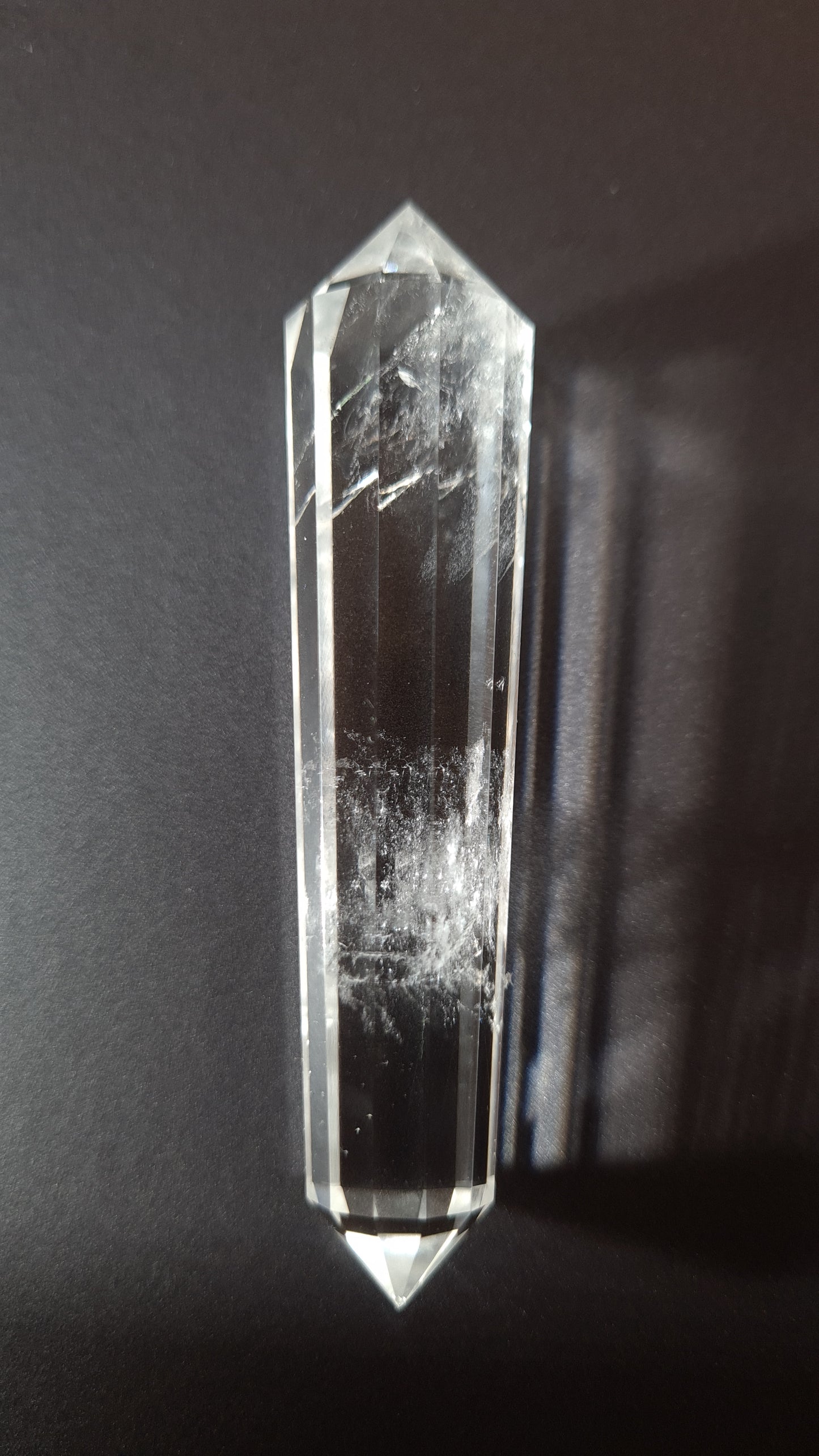 Cristal de quartz - 12 faces - 8.1 x 1.9 cm - 36.4 g