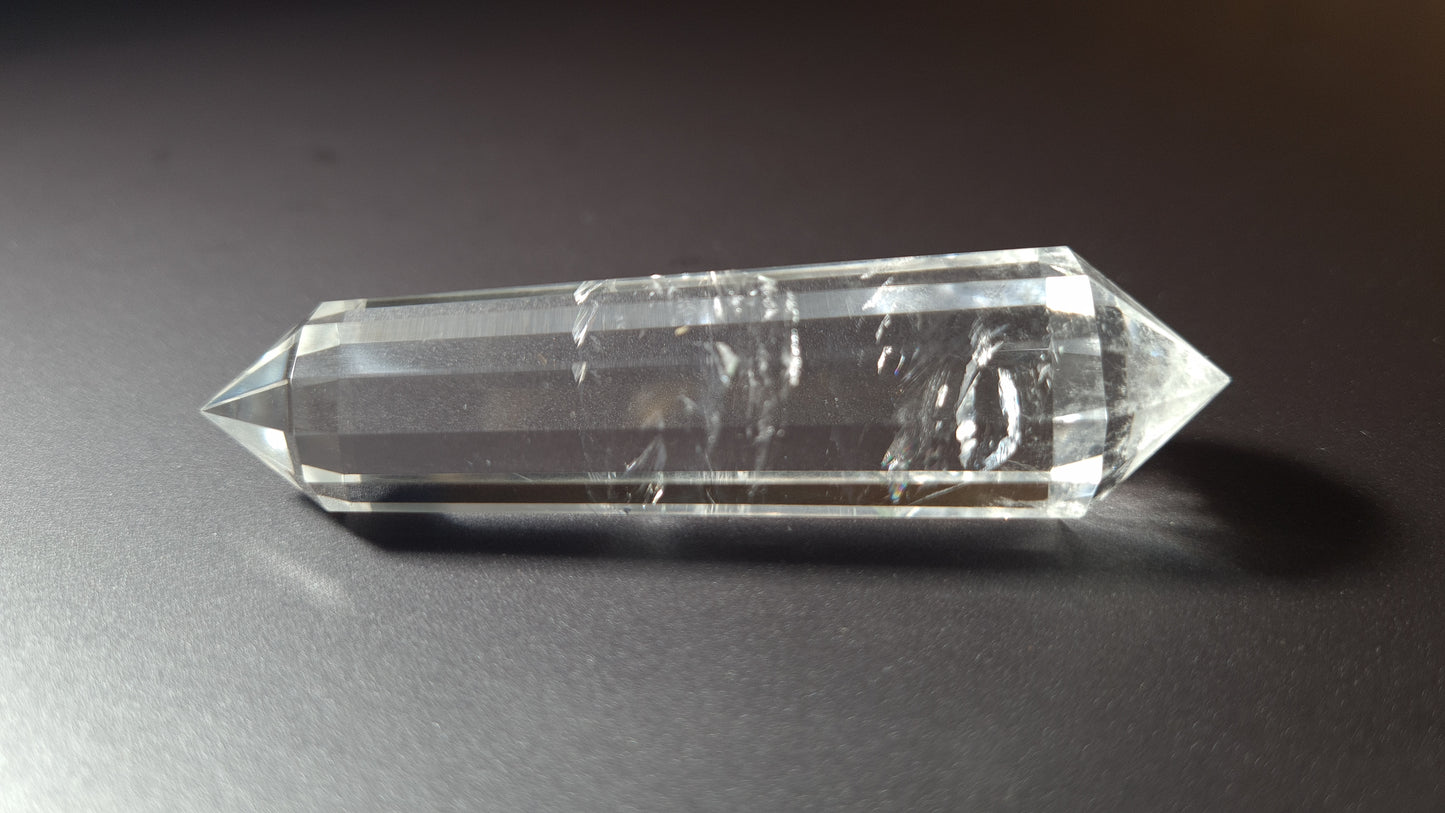 Quartz crystal - 12 faces - 7.7 x 1.6 cm - 30g