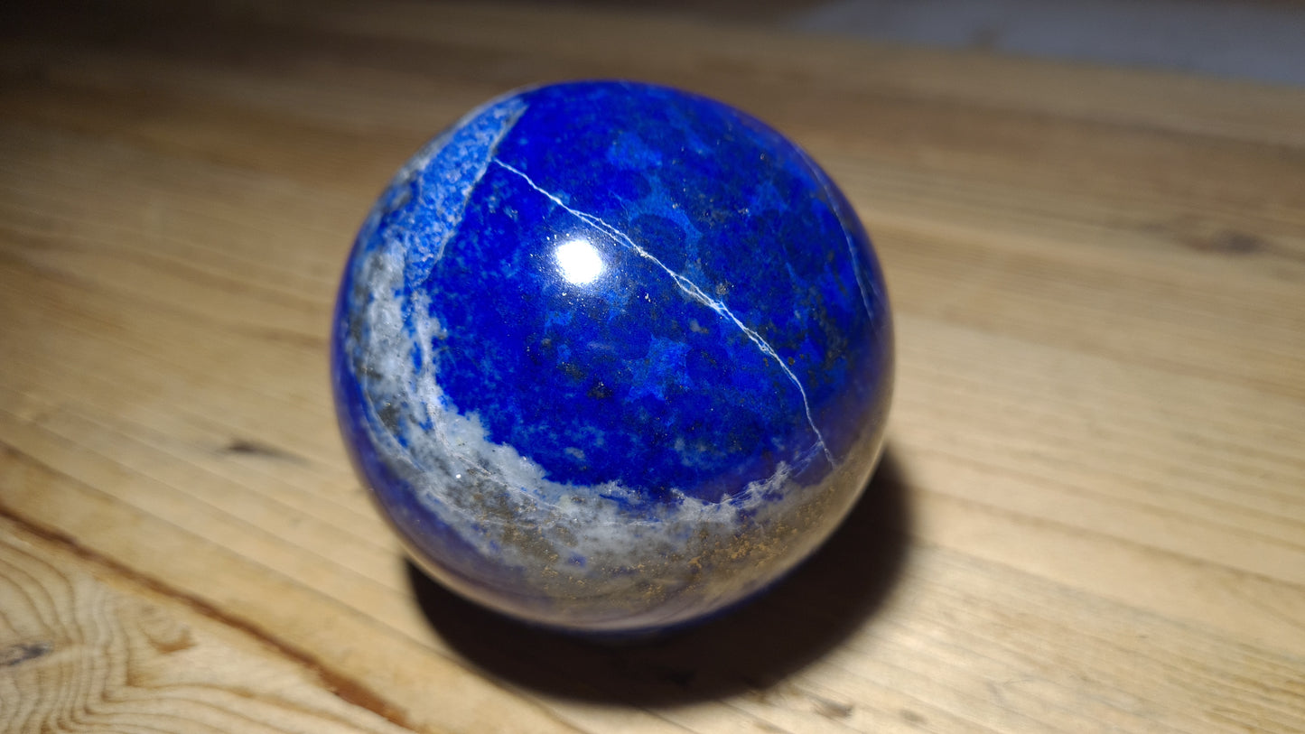 Sphère de 85mm de lapis-lazuli