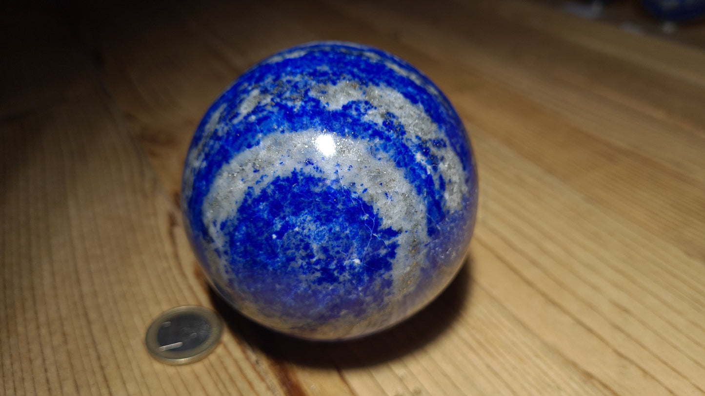 Sphère de 83mm de lapis-lazuli