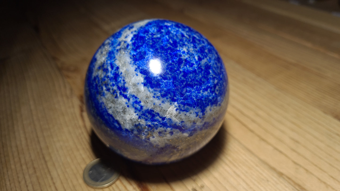 Sphère de 84mm de lapis-lazuli