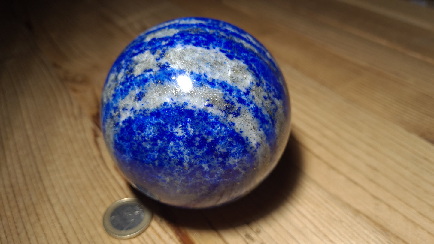 Sphère de 84mm de lapis-lazuli