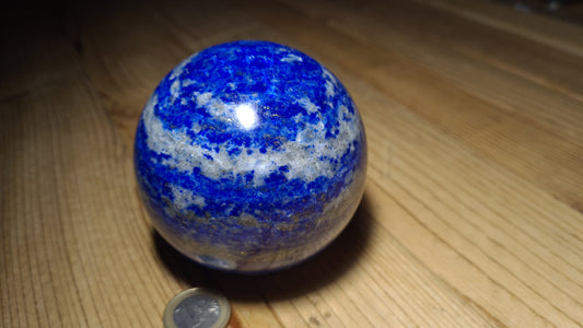 Sphère de 81mm de lapis-lazuli