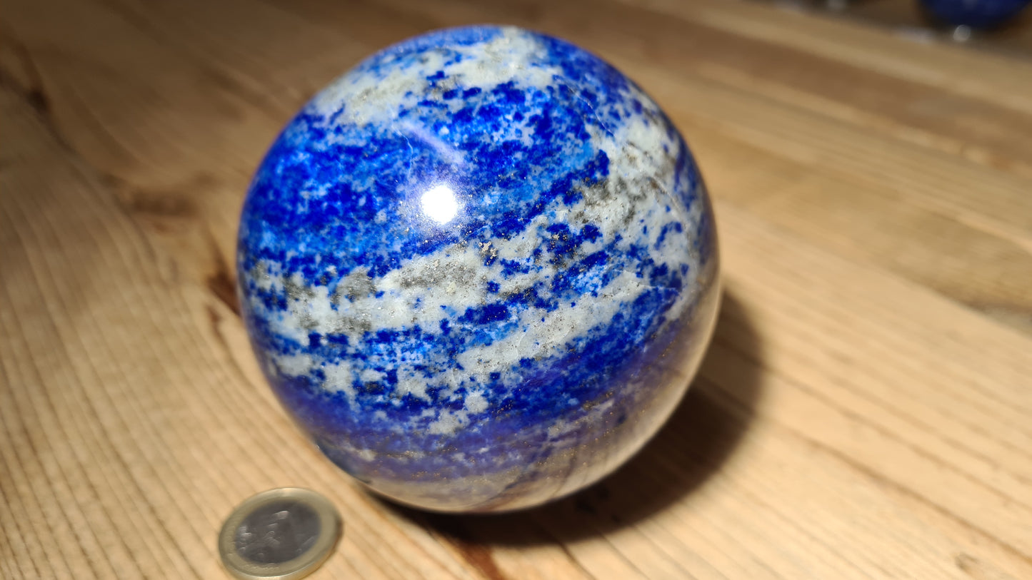 Sphère de 89mm de lapis-lazuli