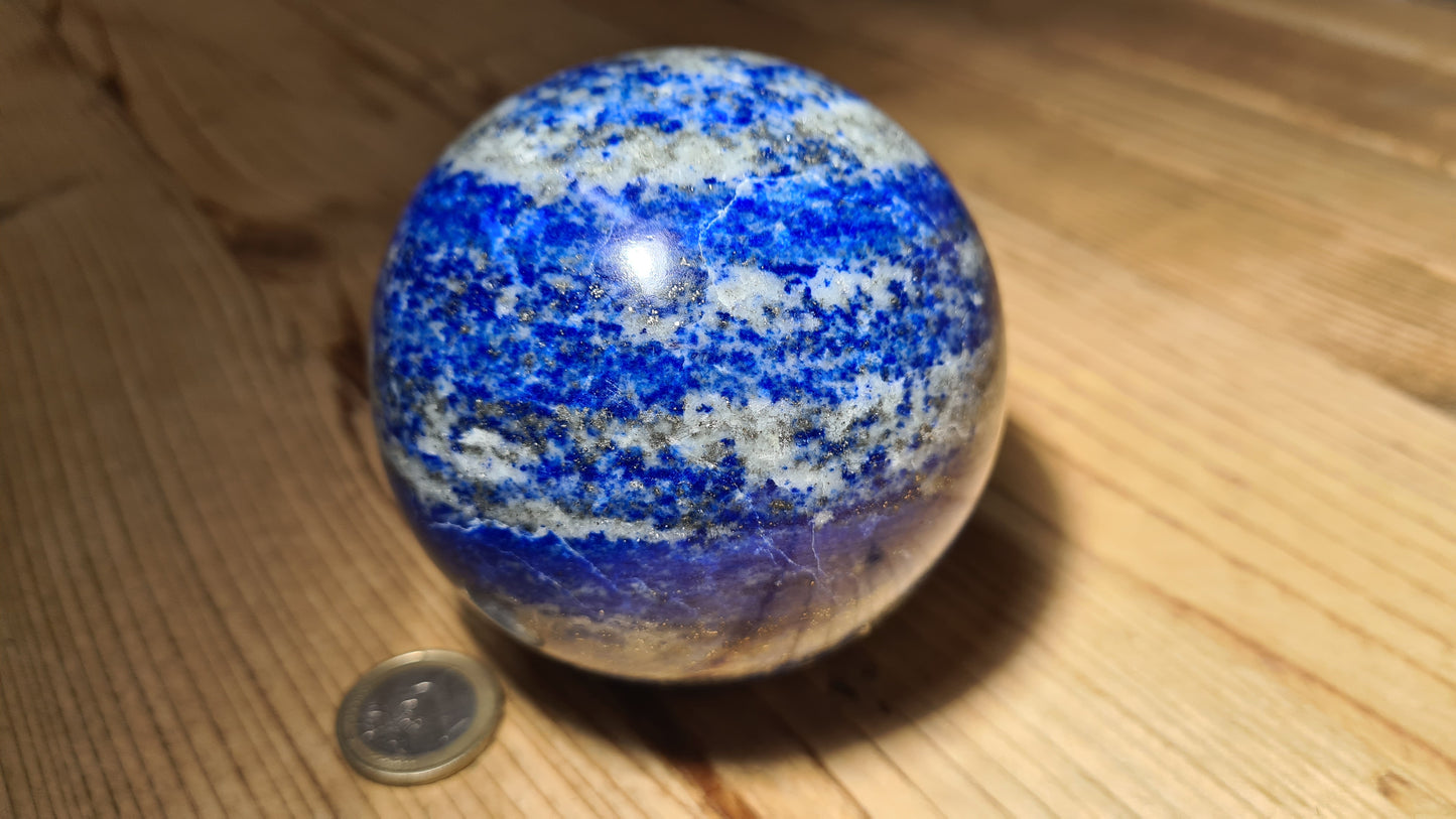 Sphère de 83mm de lapis-lazuli