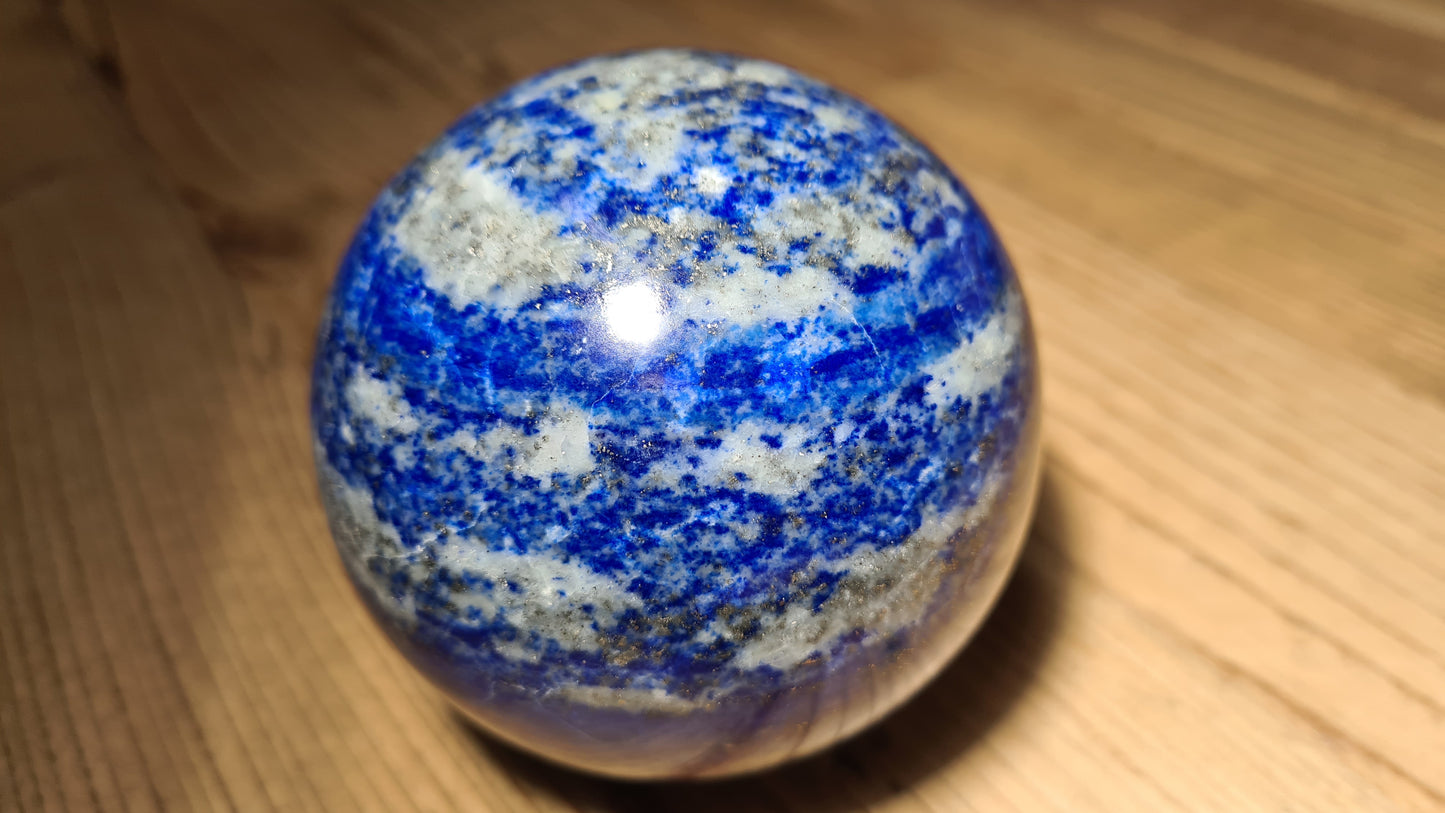 Sphère de 83mm de lapis-lazuli