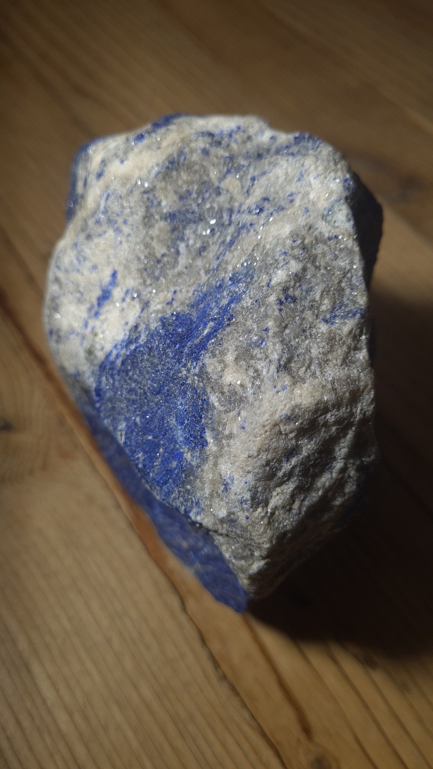 Pierre de lapis-lazuli brute de 1475g