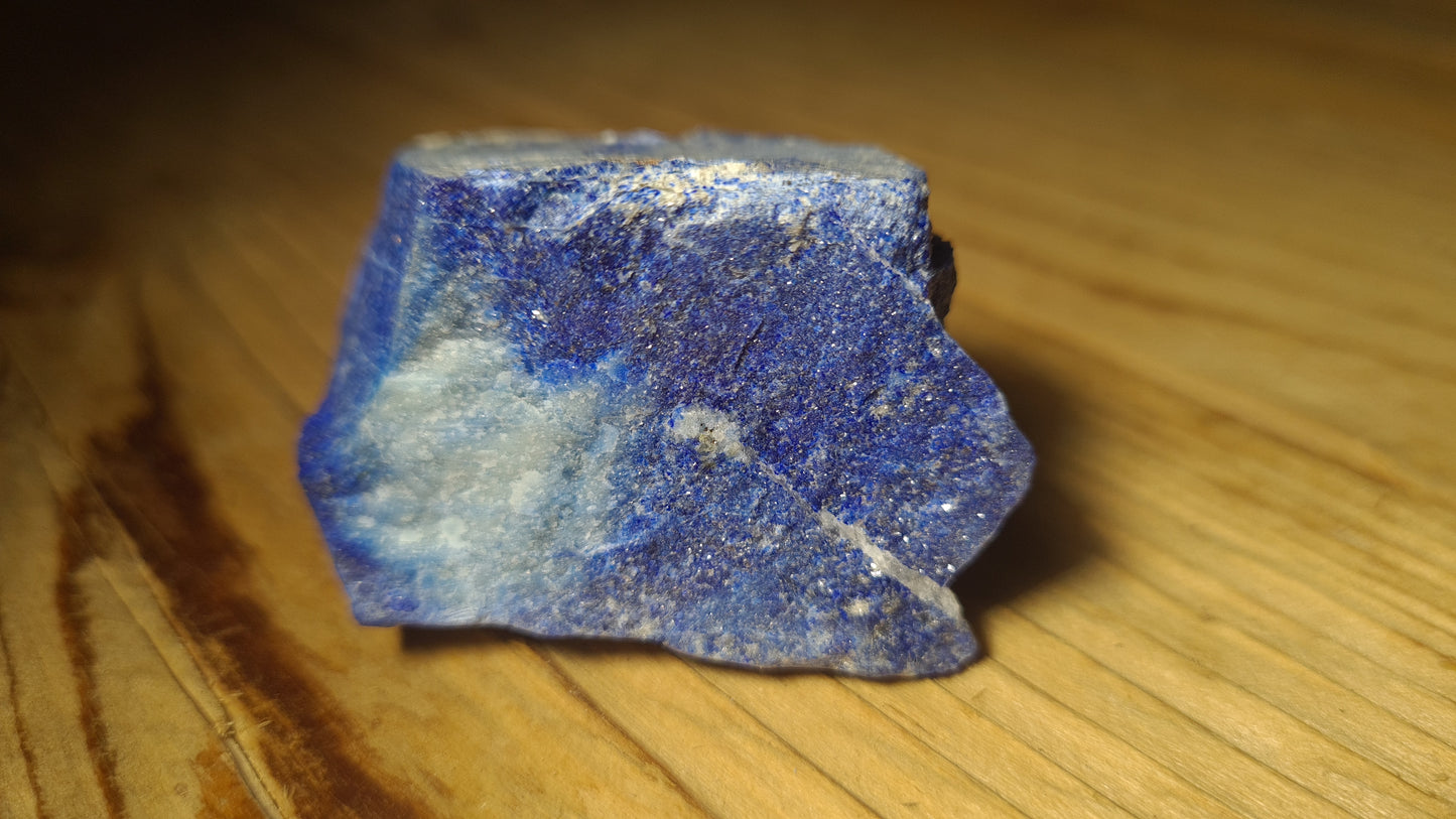 Pierre de lapis-lazuli brute de 83.6g