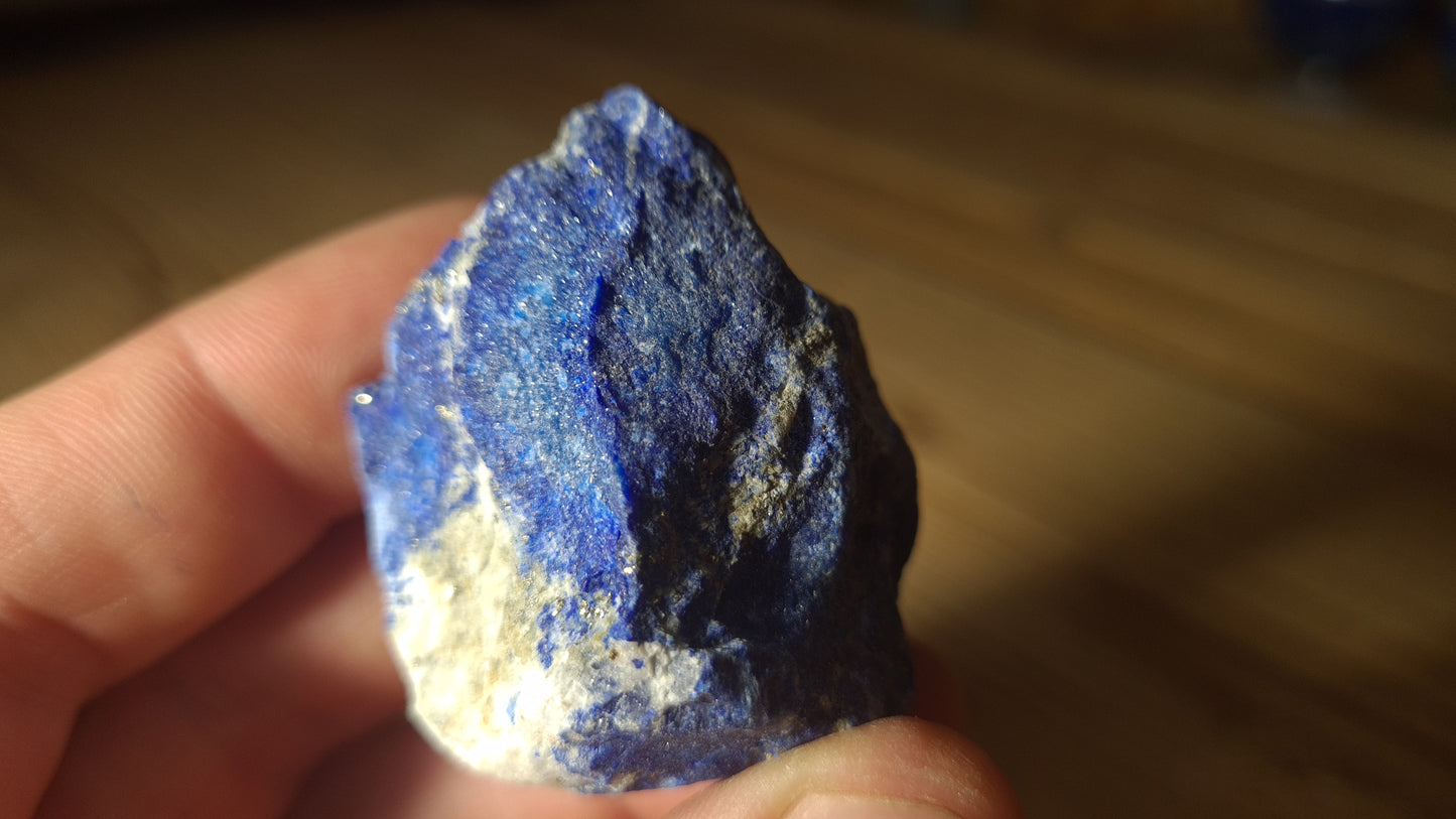 Pierre de lapis-lazuli brute de 58.3g