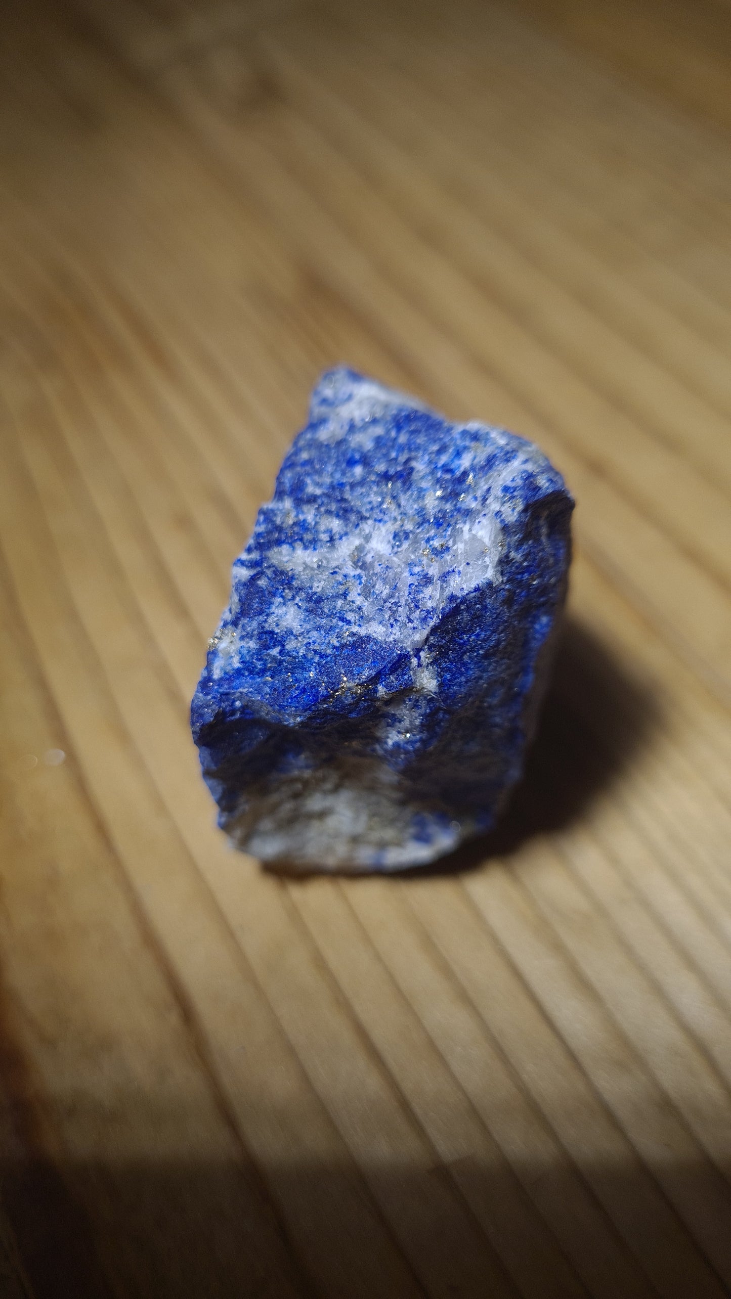 Pierre de lapis-lazuli brute de 58.3g