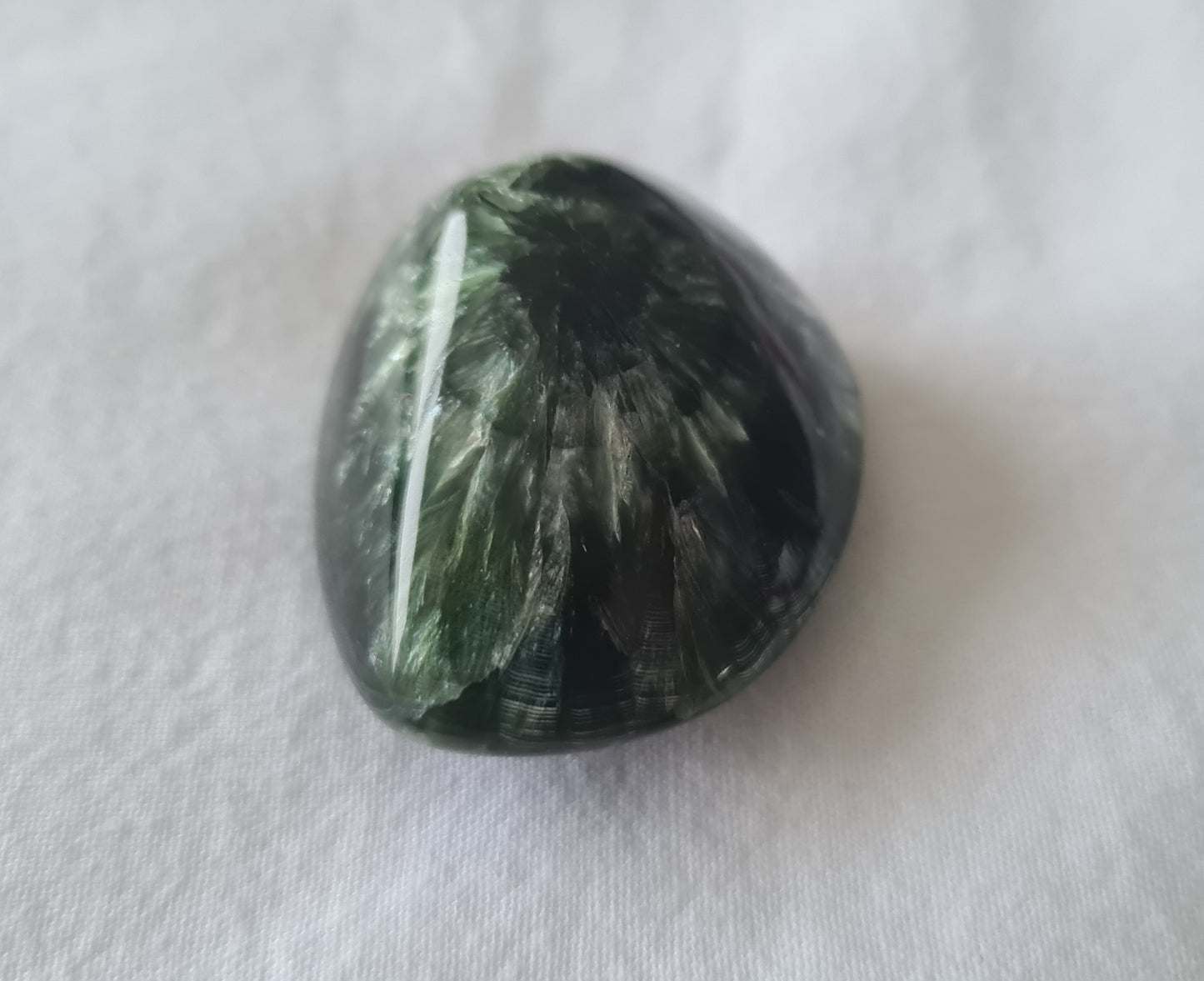 Cabochon en séraphinite