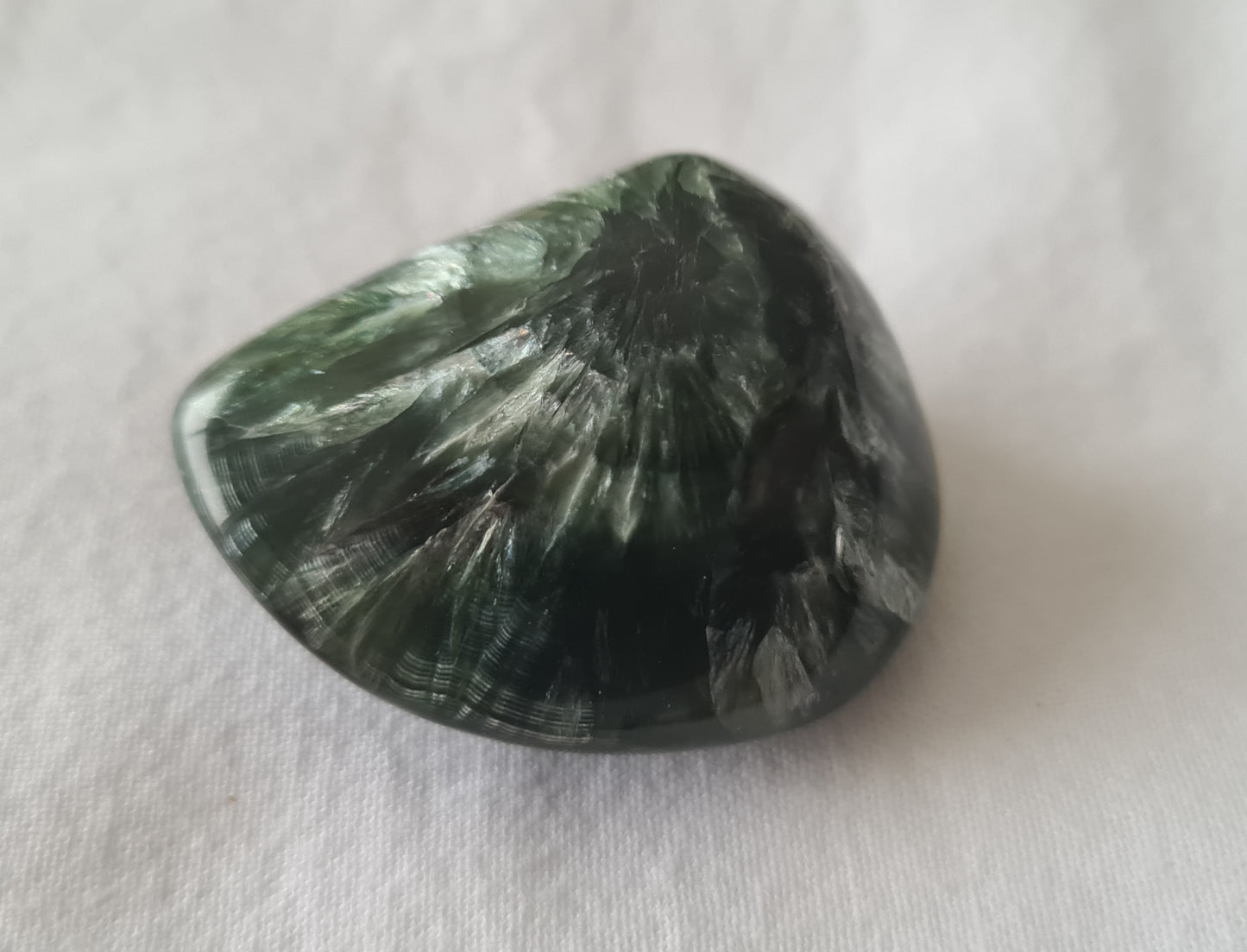 Cabochon en séraphinite