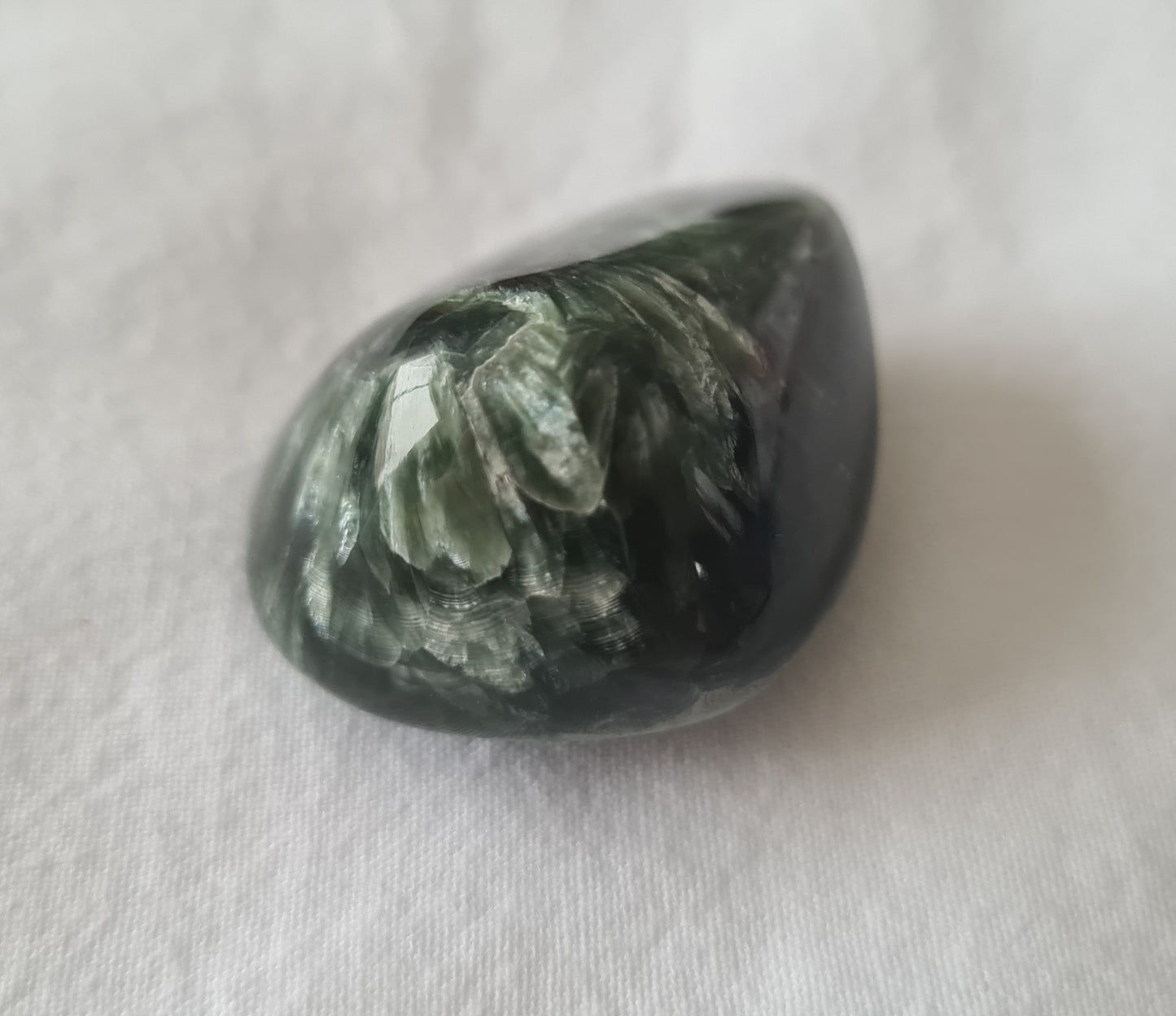 Cabochon en séraphinite