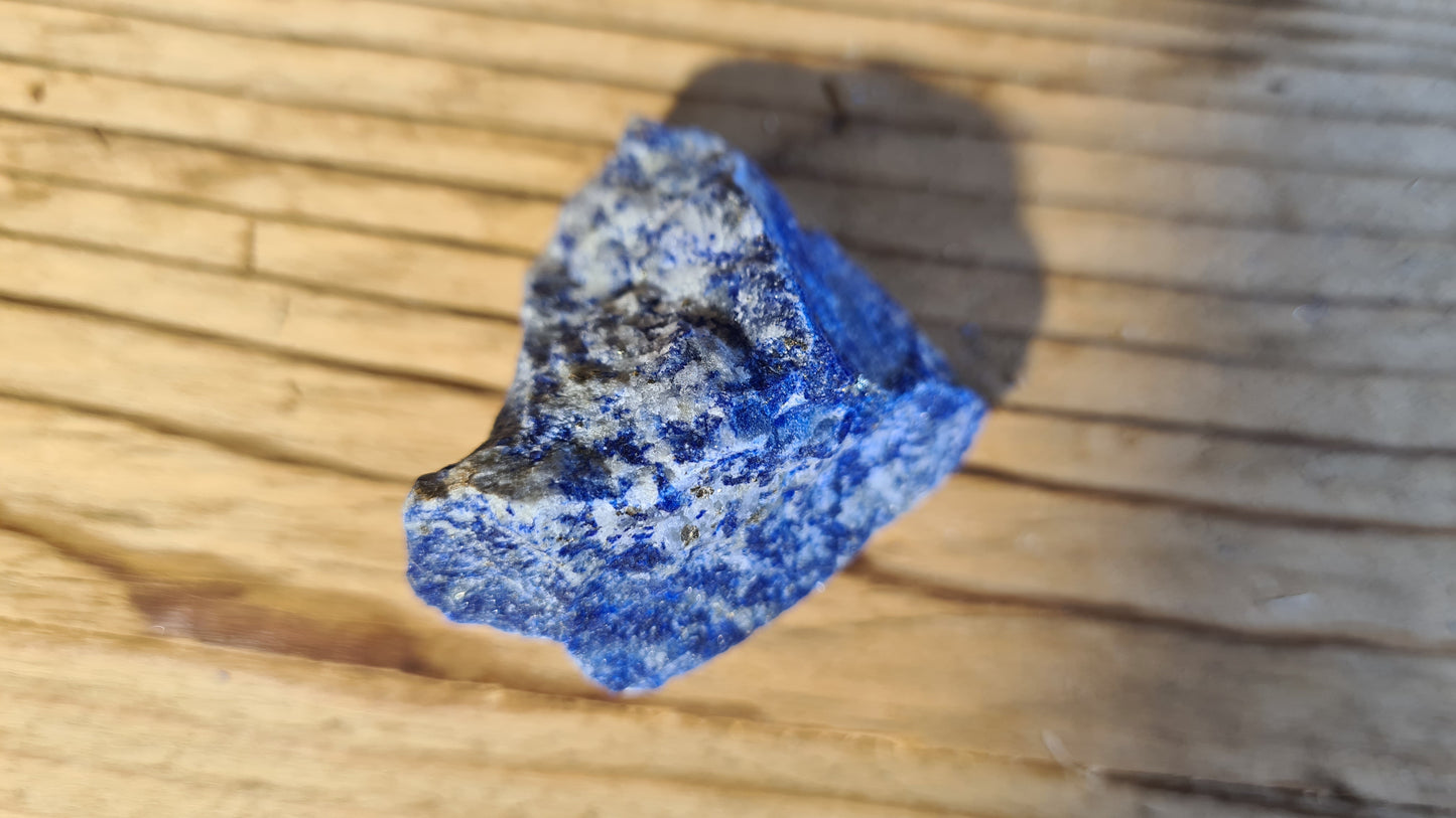 Pierre de lapis-lazuli brute de 40g