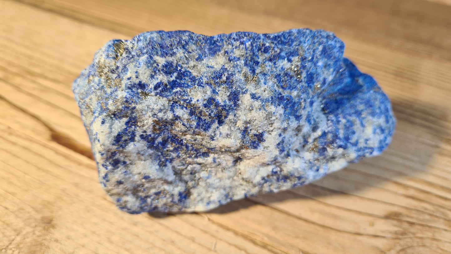 Pierre de lapis-lazuli brute de 446g