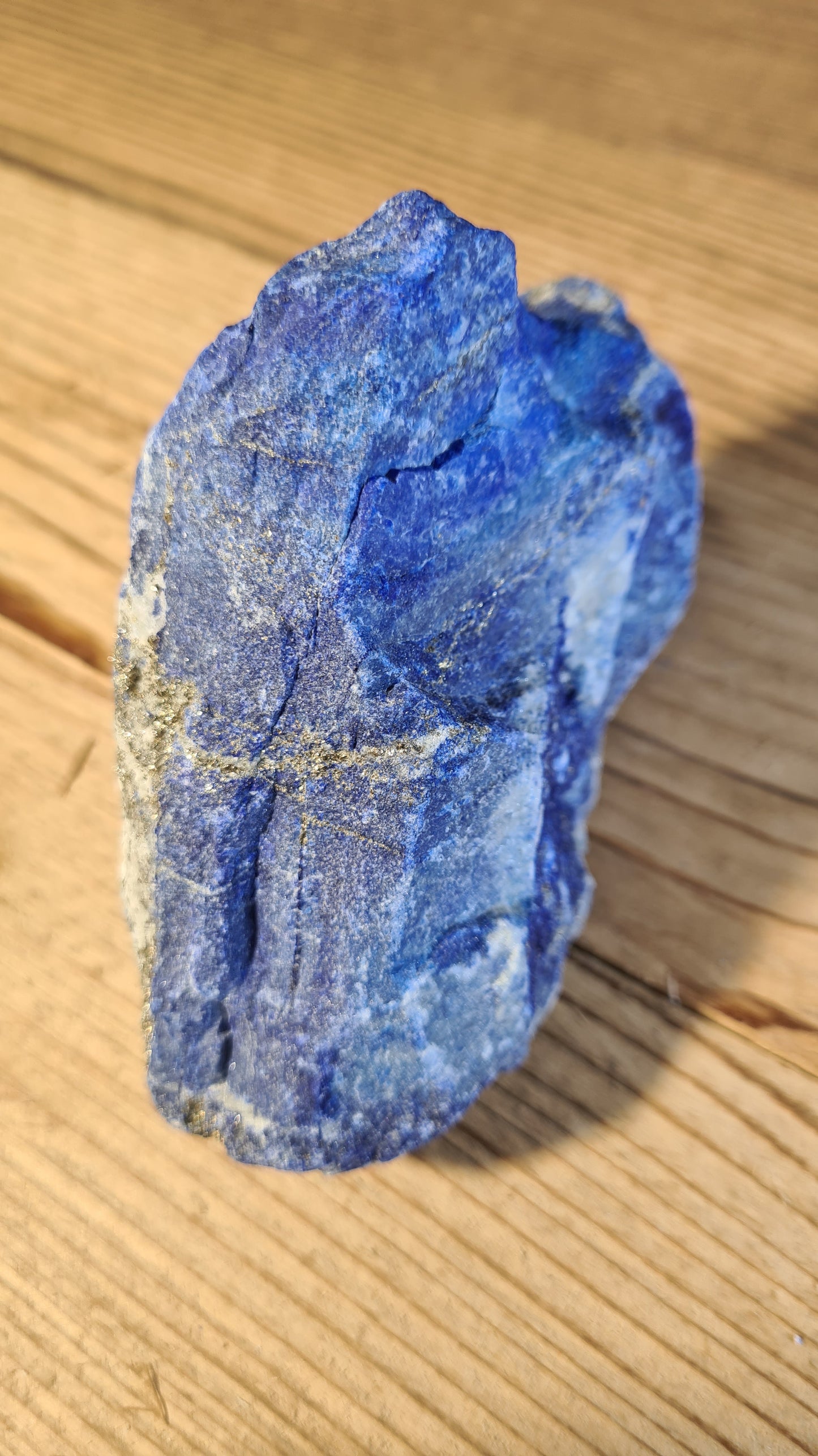 Pierre de lapis-lazuli brute de 372g