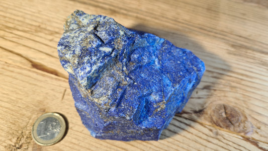 Pierre de lapis-lazuli brute de 595g