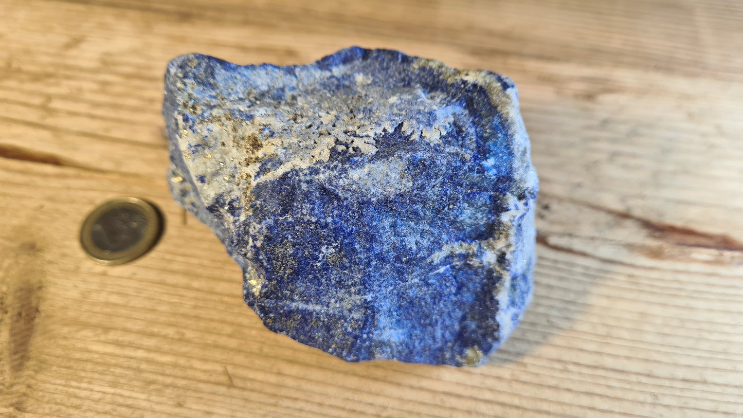 Pierre de lapis-lazuli brute de 555g