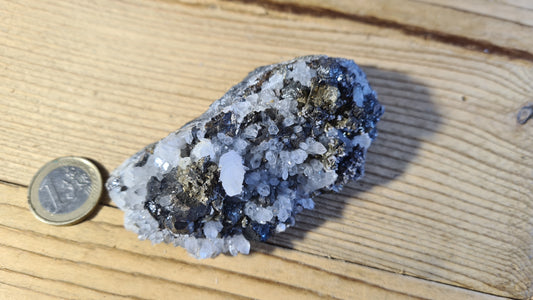 Amas de cristaux quartz et pyrite, 183g, 9x4.5cm