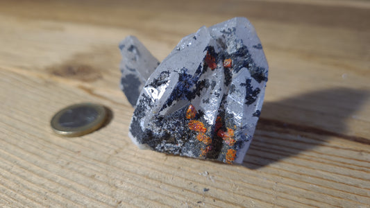 Amas de cristaux quartz, réalgar, arsenic, 81g, 6.5x3.5cm