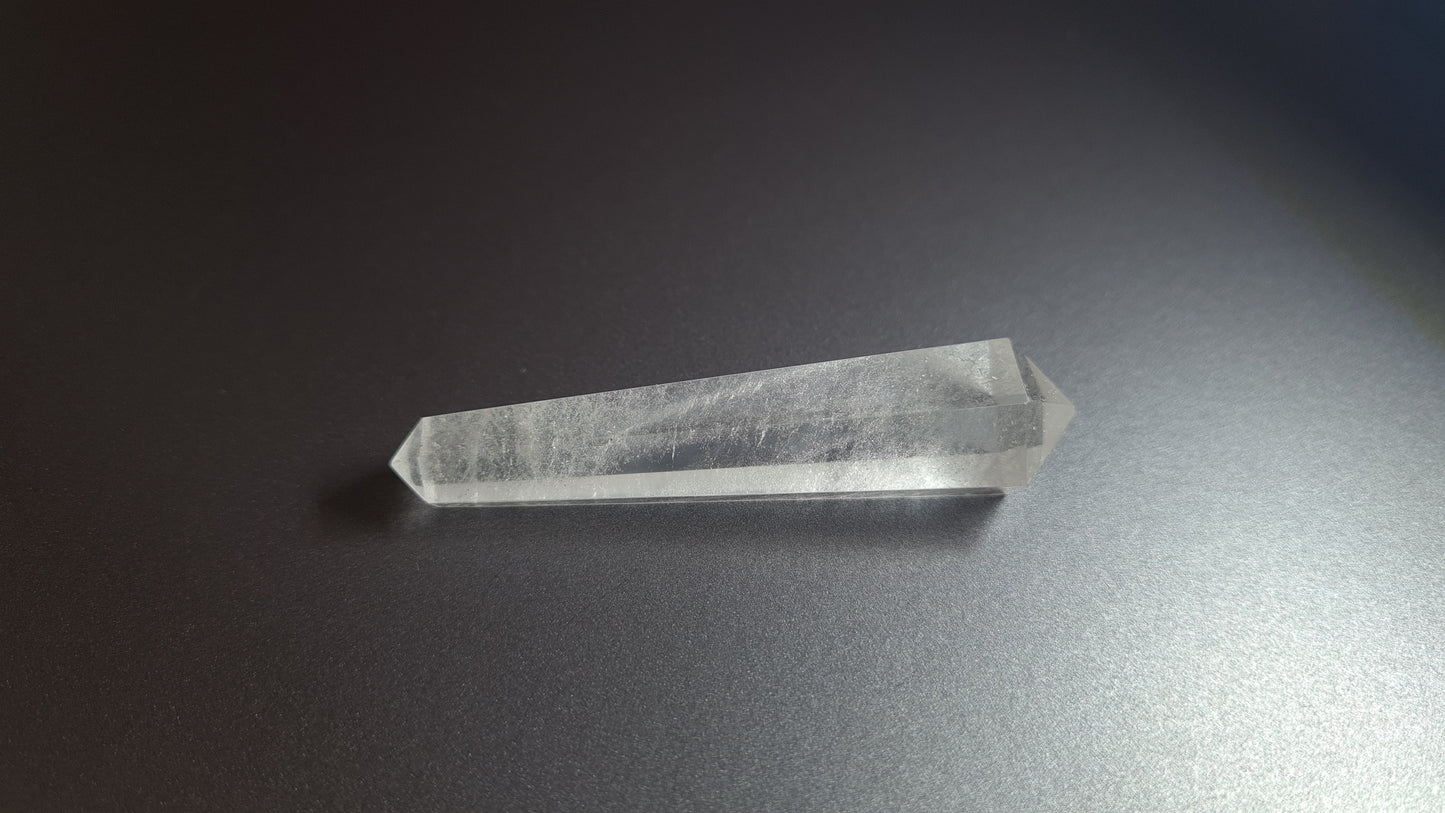 Quartz crystal - 6 faces - 7.2 x 1.7 cm - 22.2 g