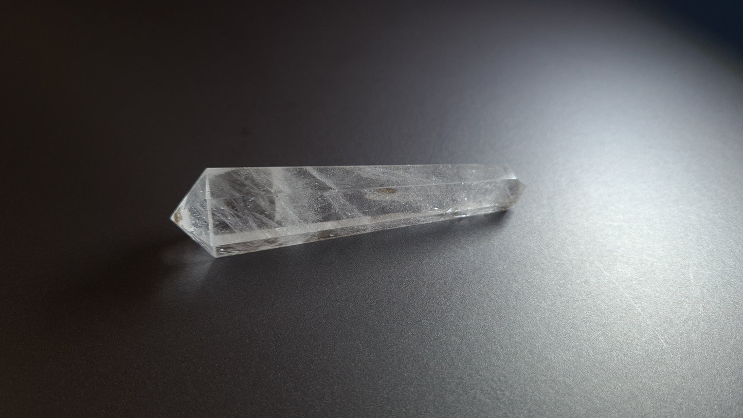 Cristal de quartz - 6 faces - 8.3 x 2 cm - 32.2 g