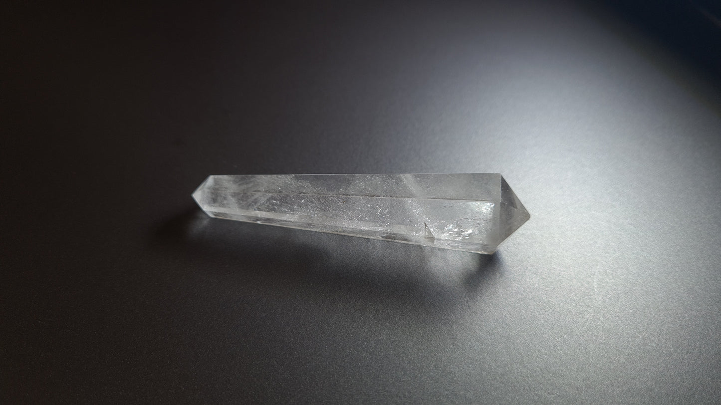 Cristal de quartz - 6 faces - 8.3 x 2 cm - 32.2 g