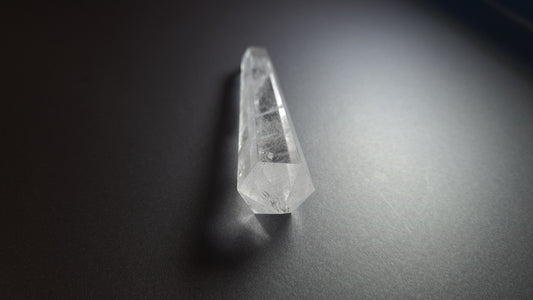 Cristal de quartz - 6 faces - 8.3 x 2 cm - 32.2 g