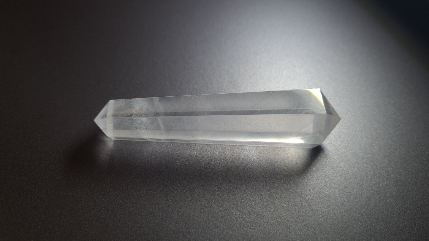 Cristal de quartz - 6 faces - 8.3 x 2 cm - 40.5 g