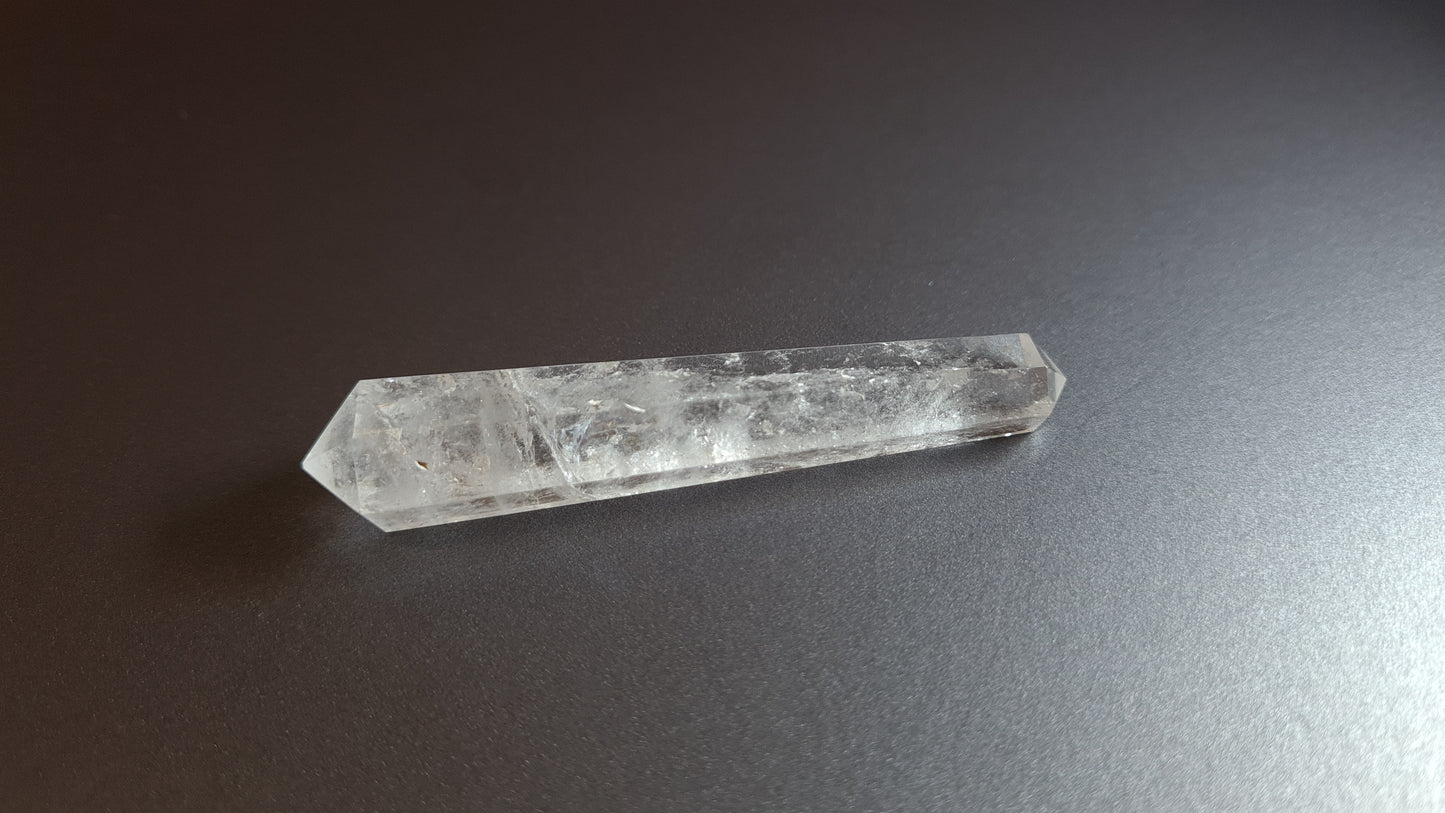 Cristal de quartz - 6 faces - 7.7 x 1.5 cm - 20.9 g