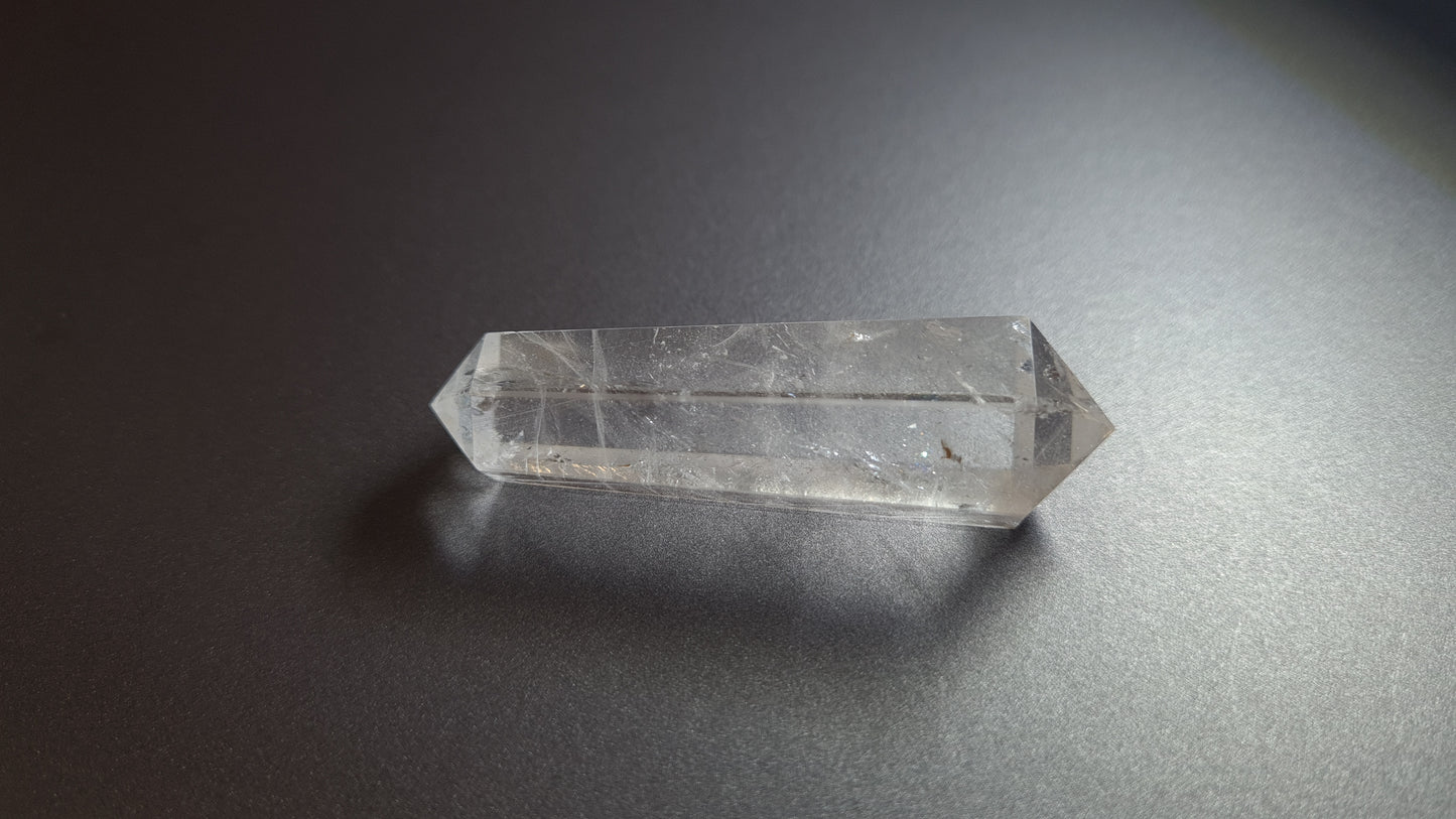 Cristal de quartz - 6 faces - 5.9 x 1.9 cm - 23.5 g