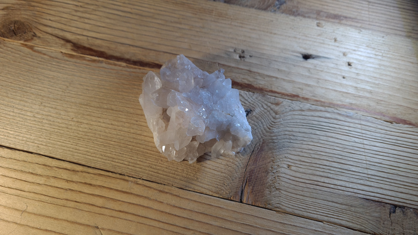 Amas de cristaux de roche / quartz 226g, 9x7cm