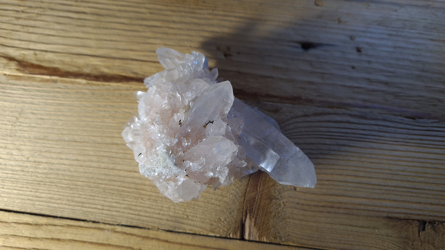 Amas de cristaux de roche / quartz 298g, 11x7cm