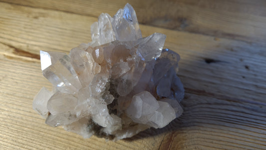 Amas de cristaux de roche / quartz 359g, 10x9cm