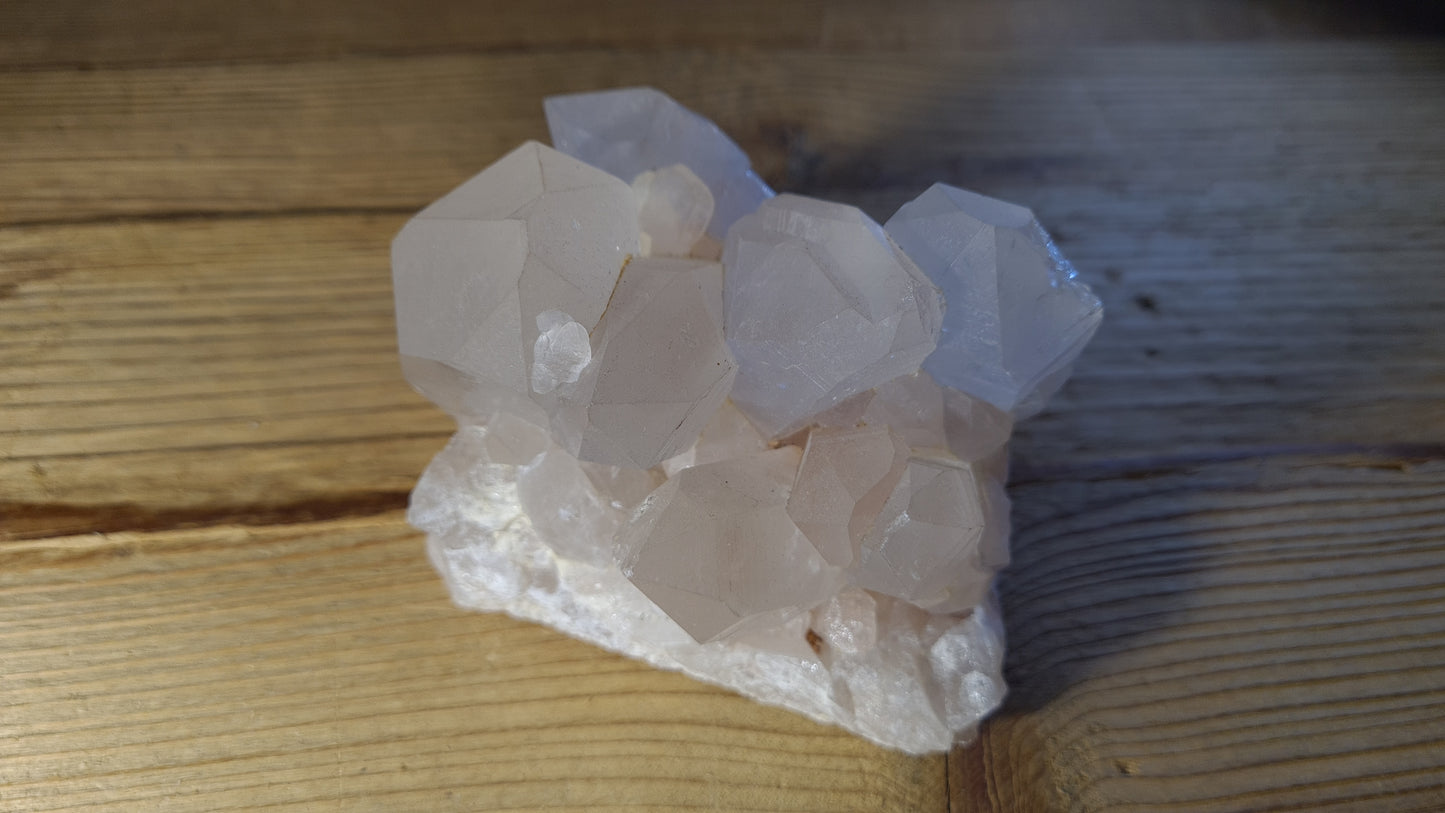 Amas de cristaux de roche / quartz 579g, 10x6cm