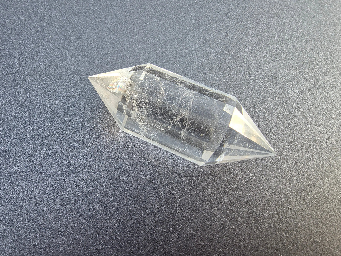 Cristal de quartz - 12 facettes - 5.5 x 2 cm - 28.5g Ma boutique