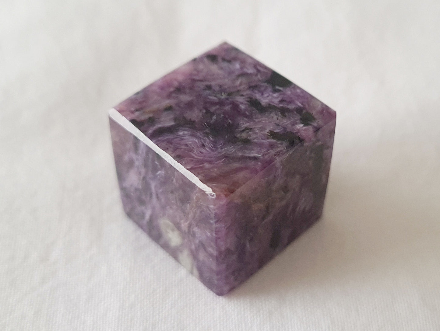 Cubes de charoïte 2cm