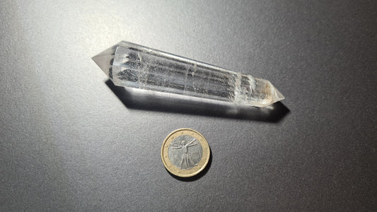 Cristal de quartz - 16 facettes - 9.6 x 2.2 cm - 54.5