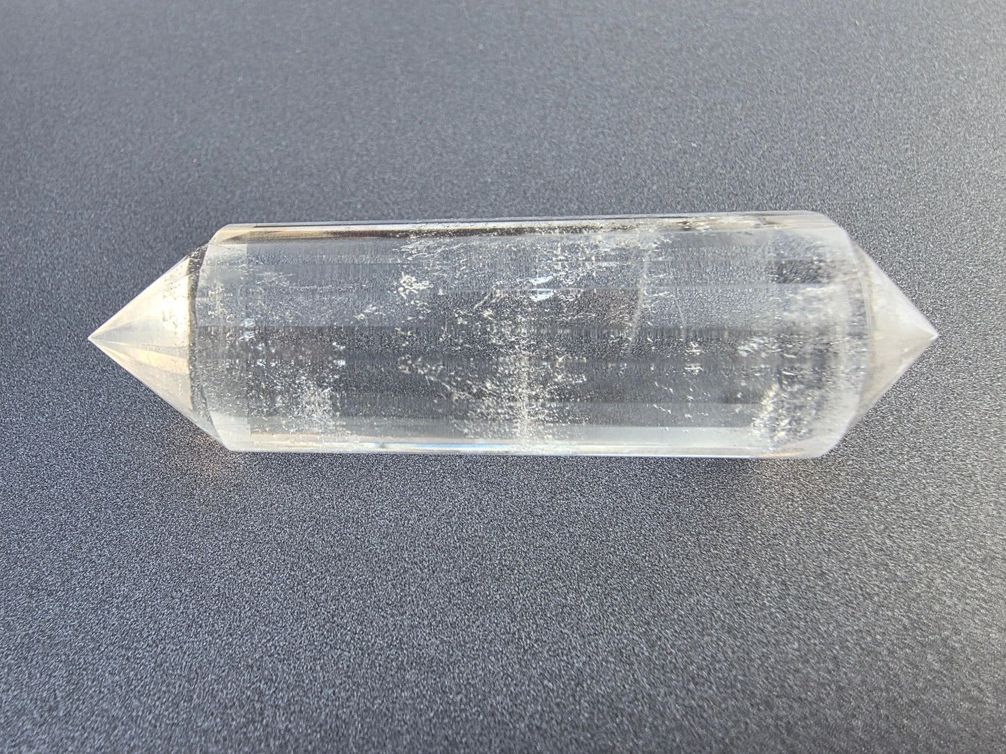 Cristal de quartz – 24 facettes - 6.6 x 1.8 cm - 36.8g Ma boutique